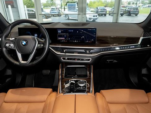 Used 2025 BMW X5 xDrive40i AWD/4WD image 2