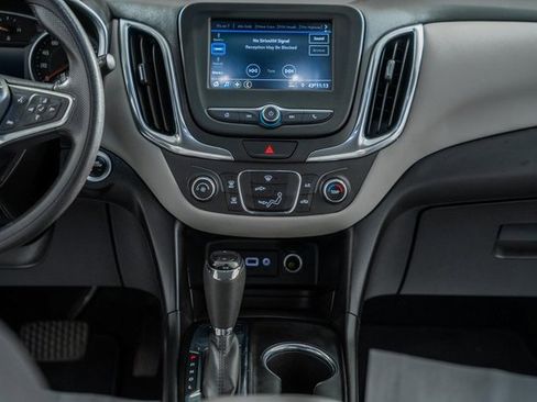 Used 2021 Chevrolet Equinox LT image 22