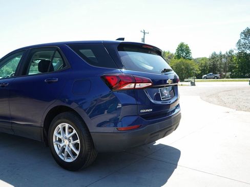 Used 2022 Chevrolet Equinox LS AWD/4WD image 21