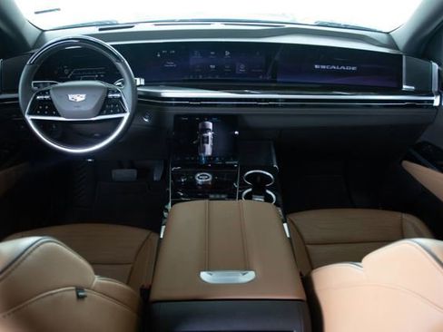 Certified 2025 Cadillac Escalade Premium Luxury w/ Touring Package image 30