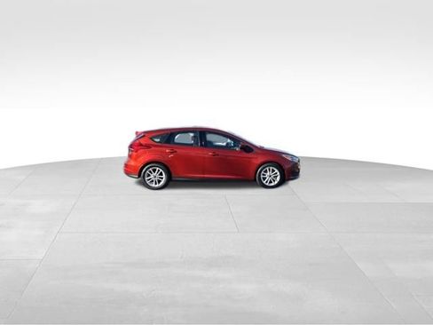 Certified 2018 Ford Focus SE image 5