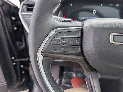 Used 2023 Jeep Grand Cherokee Limited w/ Luxury Tech Group II image 14