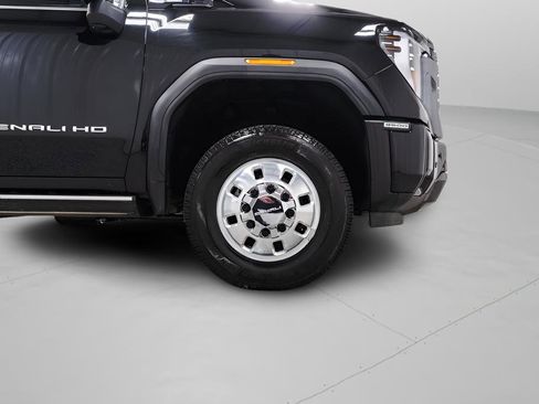 Used 2024 GMC Sierra 3500 Denali Ultimate AWD/4WD image 7
