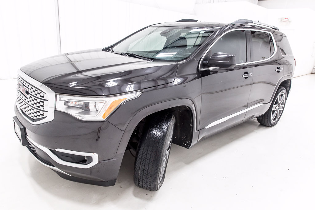 Used 2019 GMC Acadia Denali w/ Technology Package FWD image 2