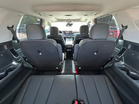Used 2023 Hyundai Palisade SEL w/ Premium Package FWD image 15