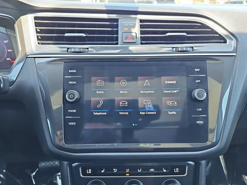 Used 2019 Volkswagen Tiguan SEL FWD image 23