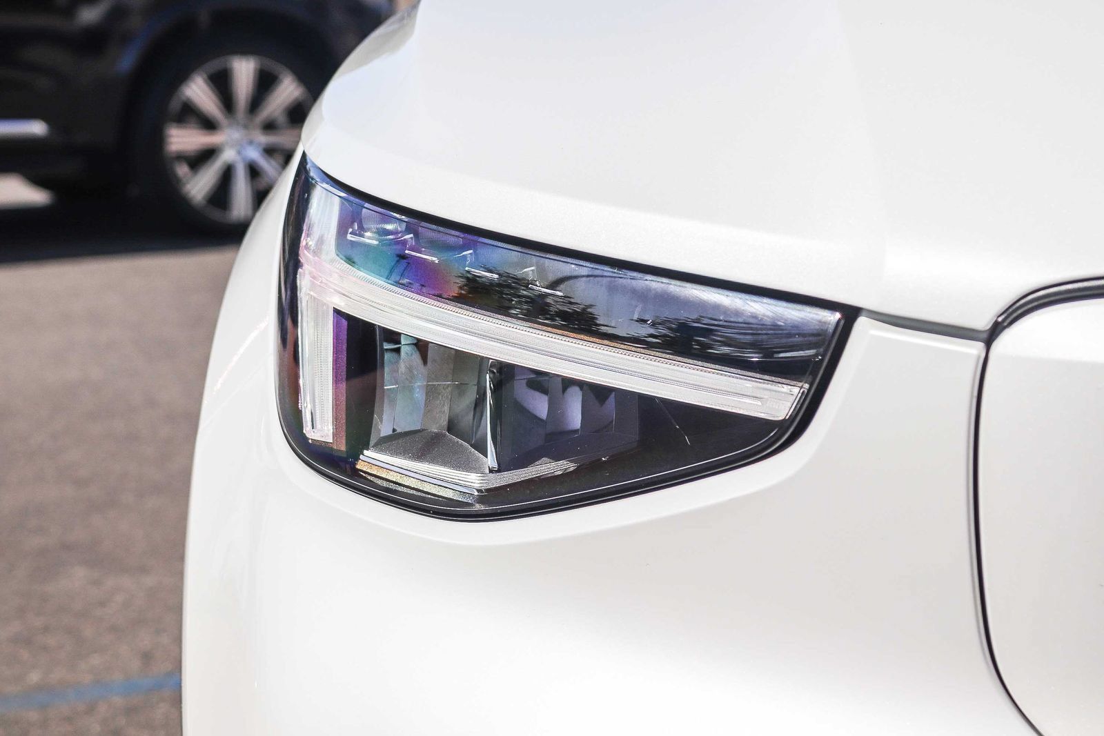 Used 2023 Volvo XC40 Recharge Plus w/ Protection Package Premier AWD/4WD image 12