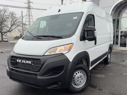 Used 2025 RAM ProMaster 2500 FWD image 3