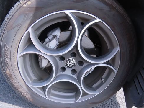 Used 2021 Alfa Romeo Stelvio Sprint w/ Nero Edizione image 18