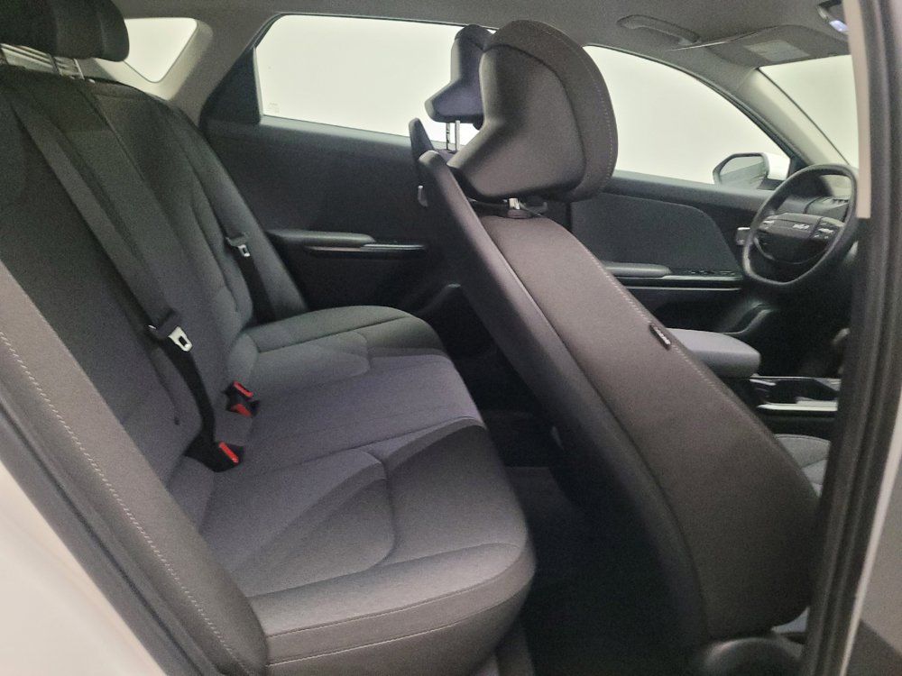 Used 2025 Kia K4 FWD image 19