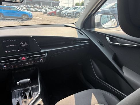Used 2026 Kia Niro LX FWD image 30