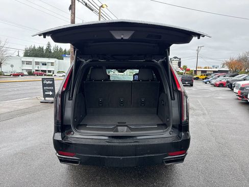 Used 2021 Cadillac Escalade Sport image 6