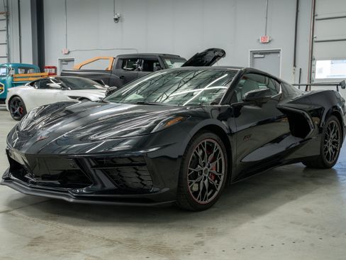 Used 2023 Chevrolet Corvette Stingray Premium Cpe w/ Z51 Performance Package RWD image 34