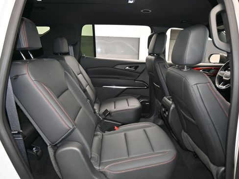 Used 2024 Chevrolet Traverse Z71 w/ Enhanced Driving Package image 51