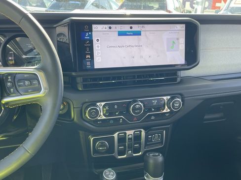 Used 2024 Jeep Wrangler Unlimited Sahara image 25