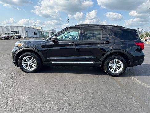 Used 2024 Ford Explorer XLT w/ Equipment Group 202A AWD/4WD image 5