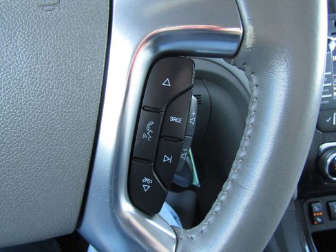 Used 2016 Chevrolet Traverse LT image 21