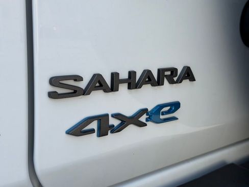 Used 2025 Jeep Wrangler Unlimited Sahara AWD/4WD image 21