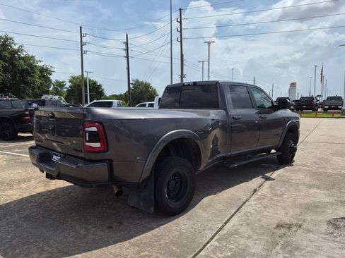 Used 2021 RAM 3500 Laramie w/ Night Edition AWD/4WD image 5