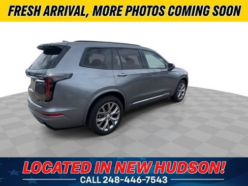 Used 2020 Cadillac XT6 Sport w/ Platinum Package AWD/4WD image 2