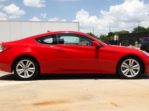 Used 2010 Hyundai Genesis 2.0T RWD image 13