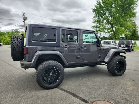 Used 2016 Jeep Wrangler Unlimited Sahara image 15