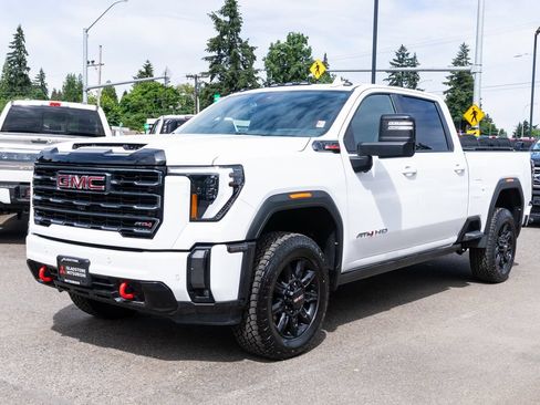 Used 2024 GMC Sierra 2500 AT4 w/ Technology Package AWD/4WD image 3