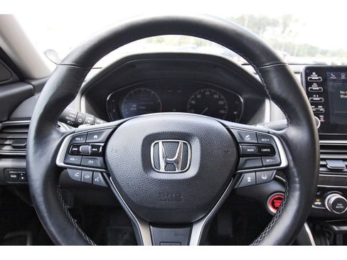 Used 2018 Honda Accord Touring image 15