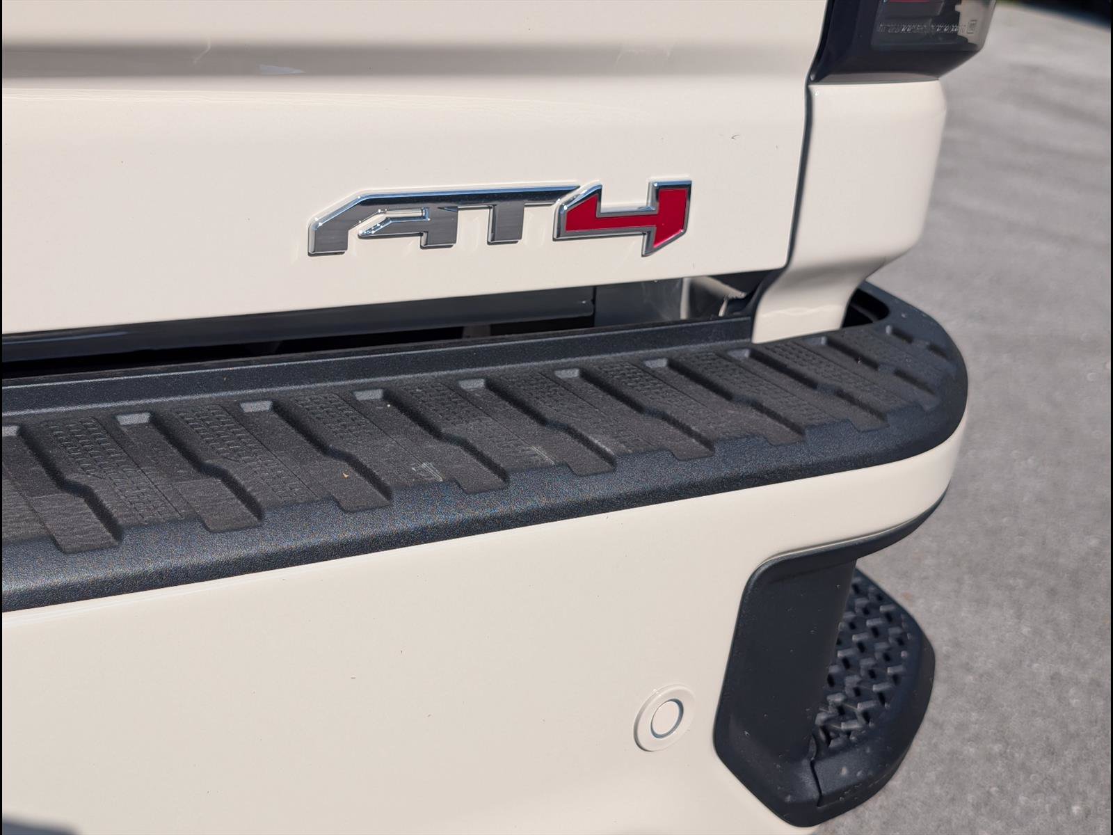 New 2026 GMC Sierra 2500 AT4 w/ AT4 Premium Plus Package AWD/4WD image 18