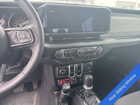 Used 2026 Jeep Gladiator Sport AWD/4WD image 15