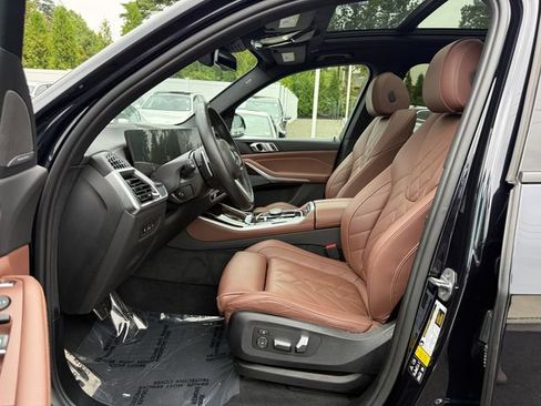Used 2024 BMW X5 xDrive40i w/ M Sport Package AWD/4WD image 19
