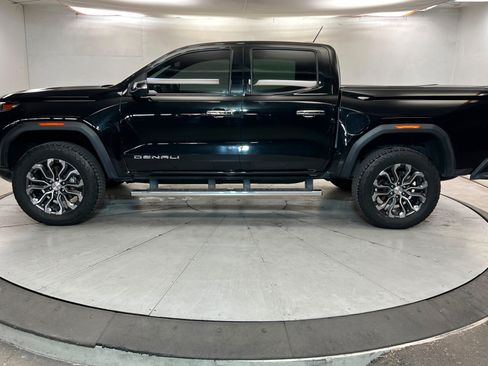 Used 2023 GMC Canyon Denali AWD/4WD image 2