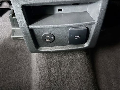 Used 2022 Ford Edge Titanium image 24