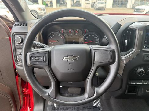 Used 2019 Chevrolet Silverado 1500 Custom Trail Boss AWD/4WD image 21