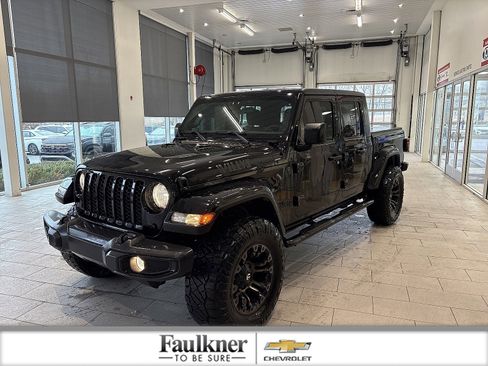 Used 2023 Jeep Gladiator Sport image 1