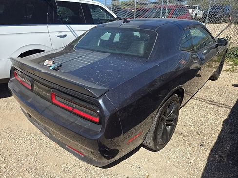 Used 2016 Dodge Challenger SXT Plus image 3