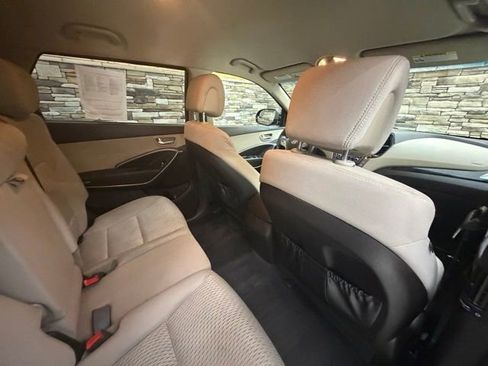 Used 2018 Hyundai Santa Fe SE AWD/4WD image 27
