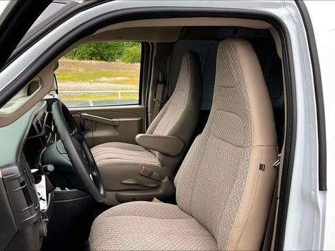 New 2026 GMC Savana 2500 w/ Driver Convenience Package RWD image 9