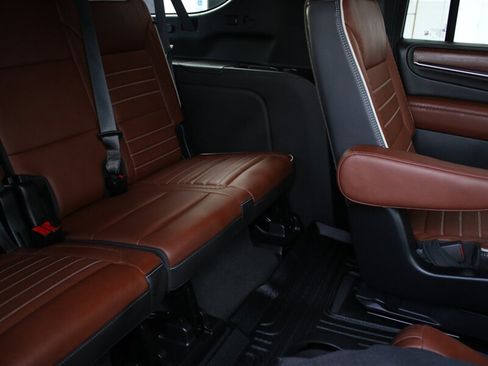 Used 2024 GMC Yukon XL Denali Ultimate AWD/4WD image 42