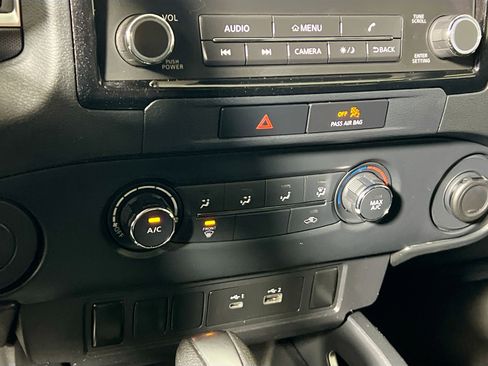 Used 2022 Nissan Frontier SV image 27