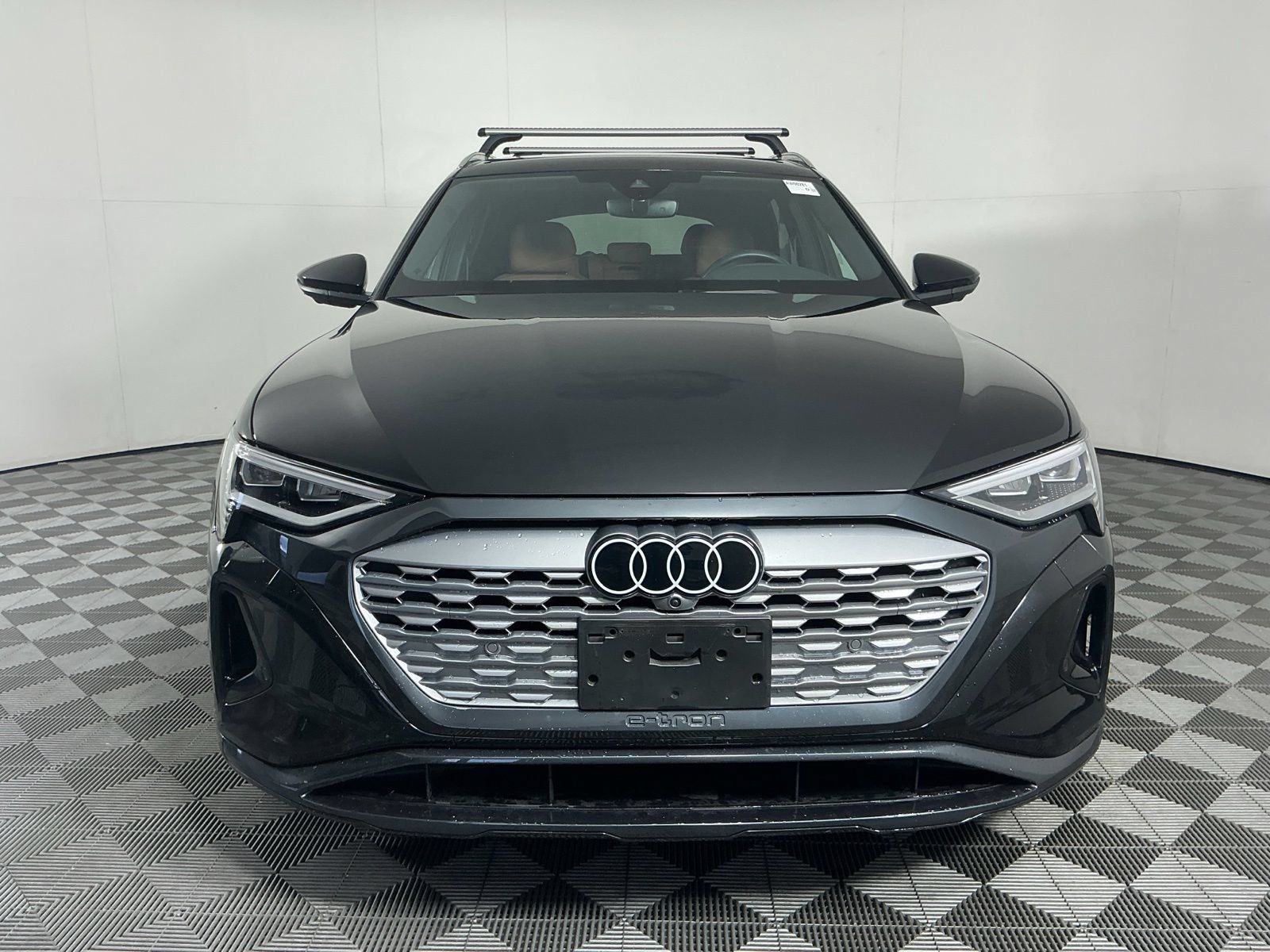 Used 2024 Audi Q8 e-tron Premium Plus w/ Premium Plus Package AWD/4WD image 2