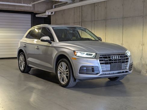 Used 2019 Audi Q5 Premium Plus image 11