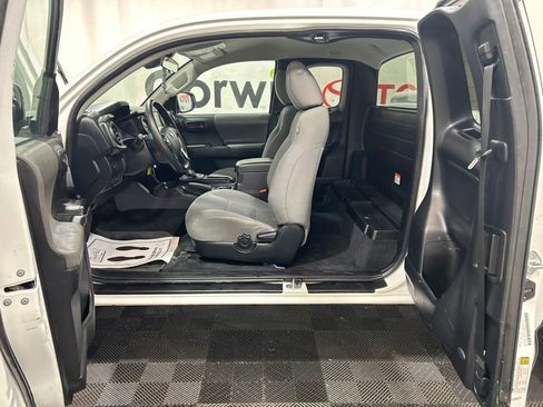 Used 2022 Toyota Tacoma SR AWD/4WD image 24