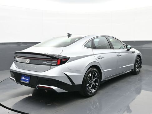 Certified 2025 Hyundai Sonata SEL FWD image 4