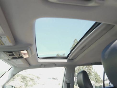 Used 2013 Toyota 4Runner Limited image 17