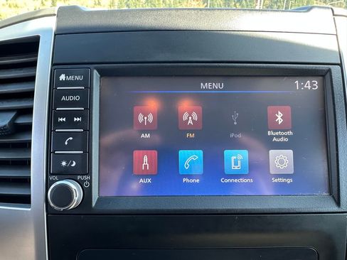 Used 2019 Nissan Frontier SV image 15