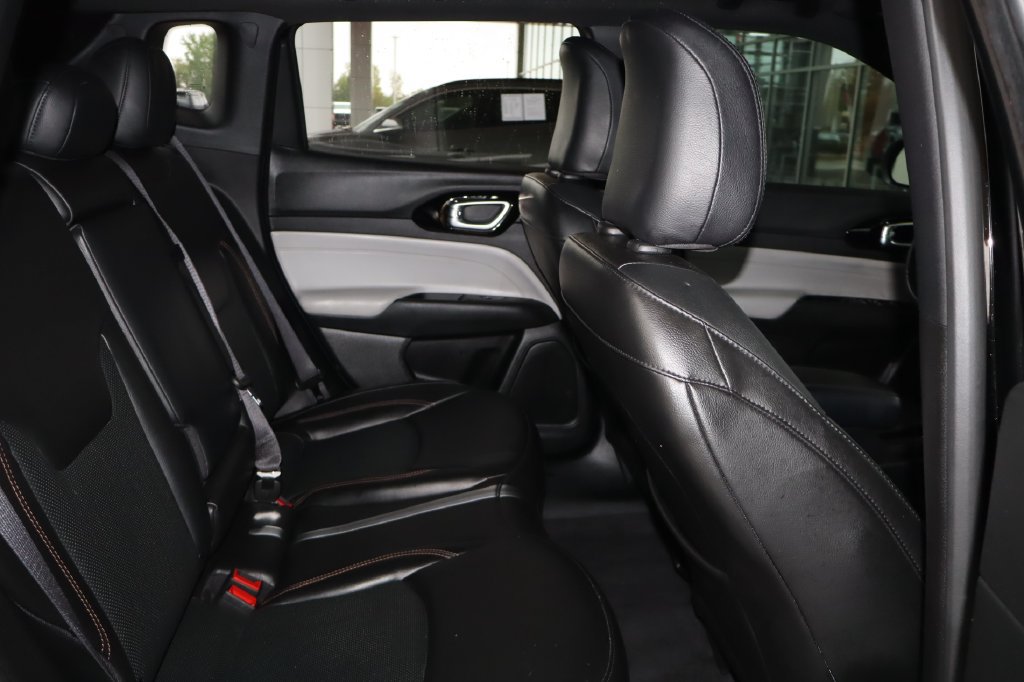 Used 2023 Jeep Compass Limited AWD/4WD image 36