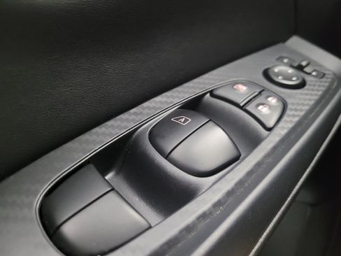 Used 2025 Nissan Sentra SV FWD image 27