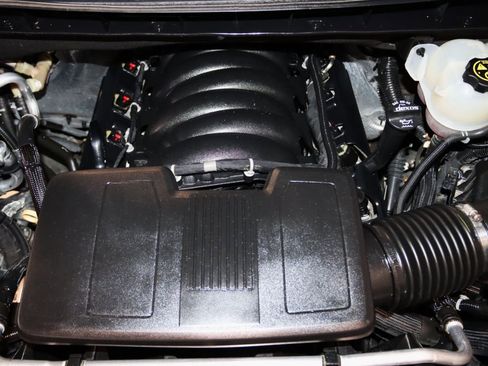 Used 2021 GMC Yukon Denali w/ Denali Premium Package image 10