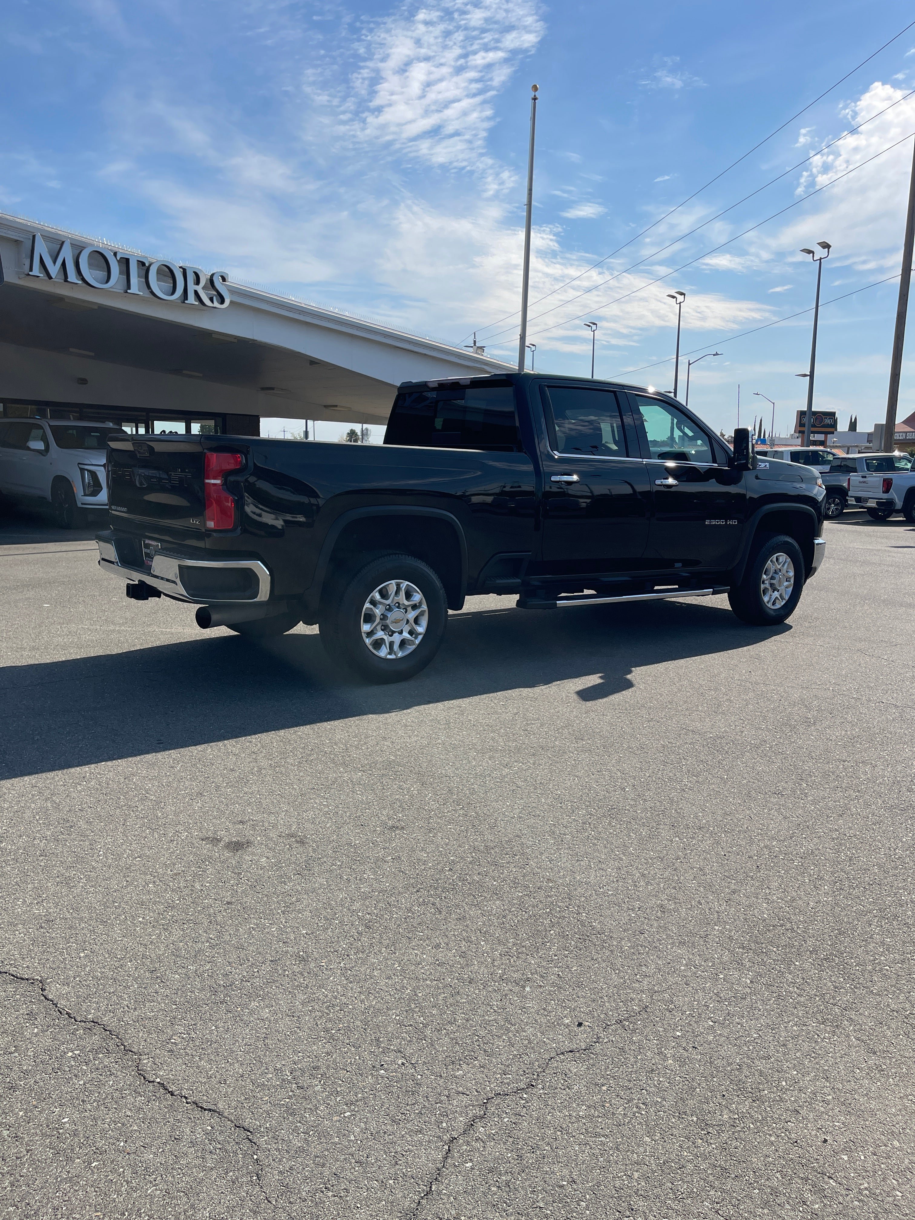 Used 2024 Chevrolet Silverado 2500 LTZ w/ LTZ Plus Package AWD/4WD image 5
